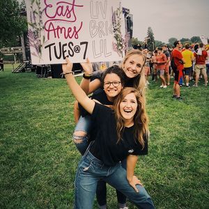 Meet your Posher, Olivia